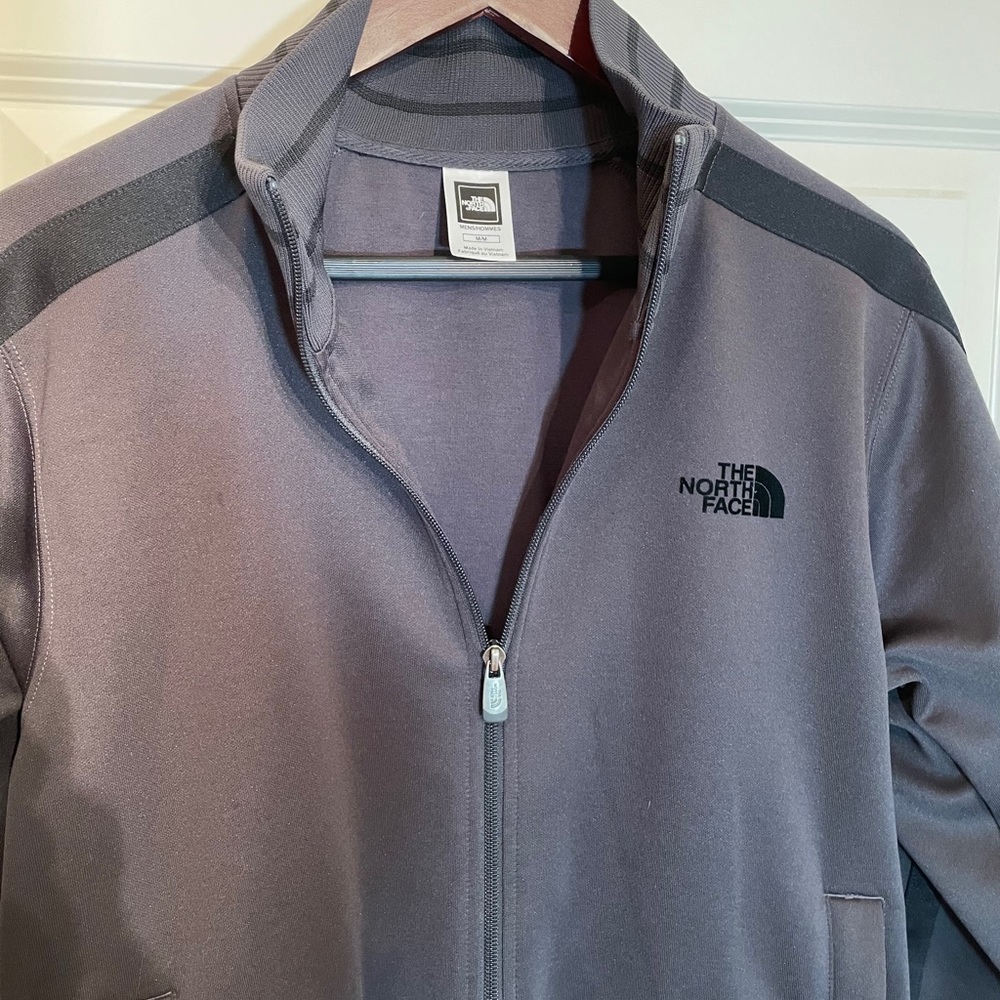 The North Face Men’s Track Jacket 🥰